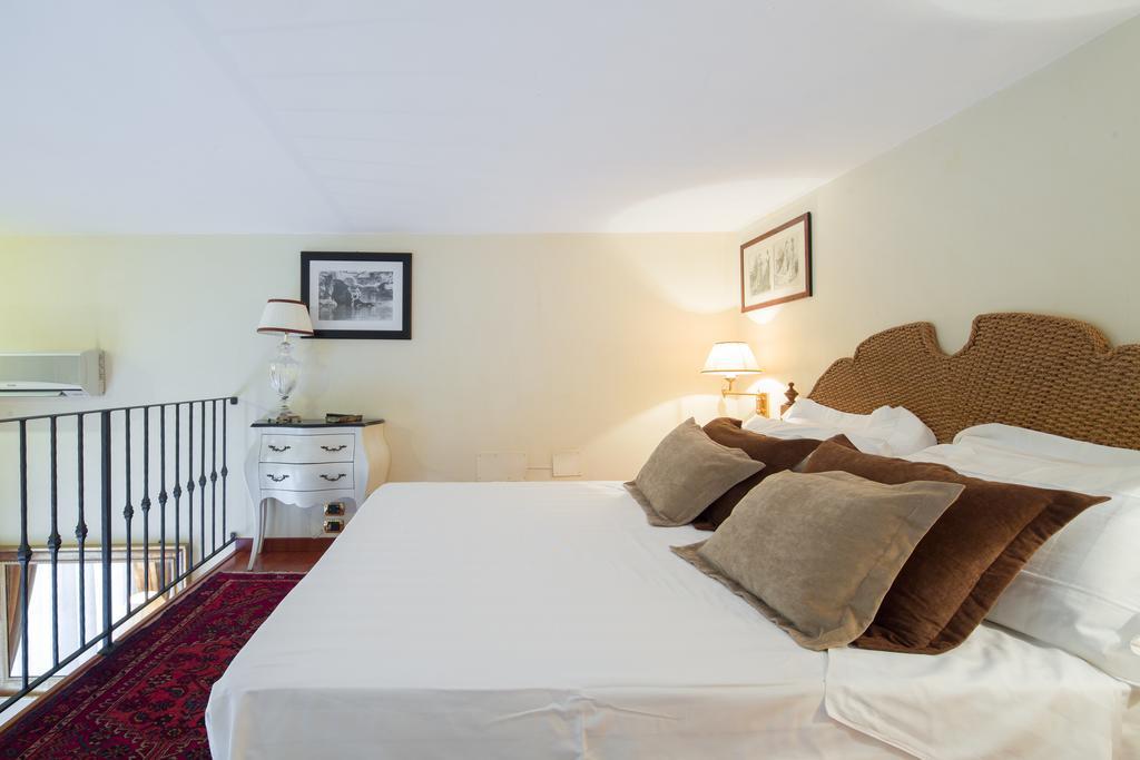Old Tower Ponte Vecchio Suite Флоренция Экстерьер фото